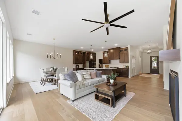3 E Via Roma St, Wichita, KS 67230