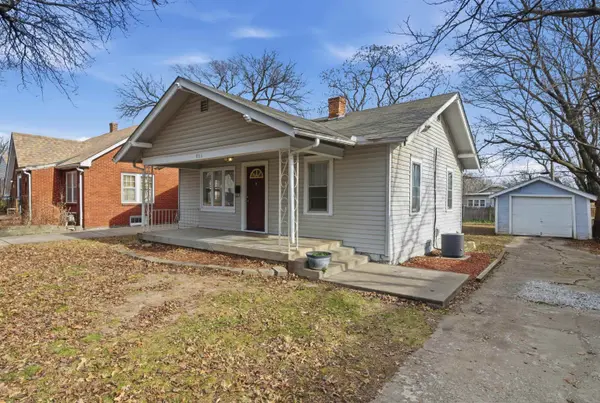 806 N Terrace Dr, Wichita, KS 67208