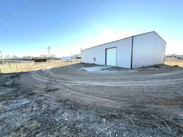 502 W Central Ave, Medicine Lodge, KS 67104