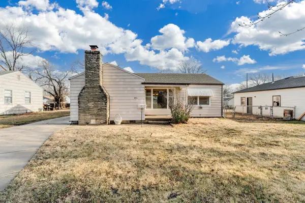 834 Big Bend Rd, Wichita, KS 67218