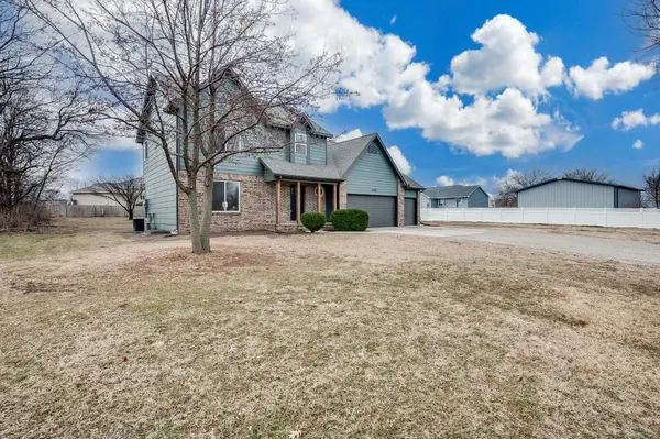 11723 E Fireside Ln, Derby, KS 67037-8744