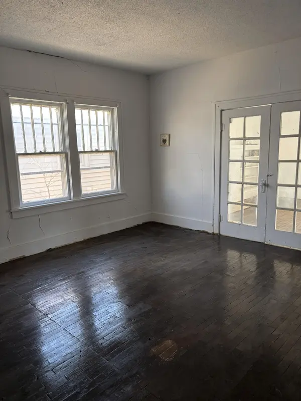 519 E Harvey Ave, Wellington, KS 67152
