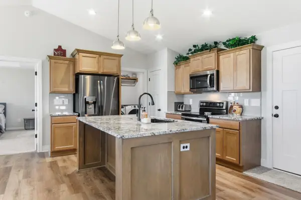 5419 S Meadowview Ct, Wichita, KS 67216