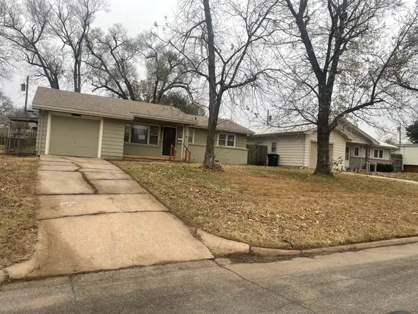 1928 N Prairie Ln, Augusta, KS 67010