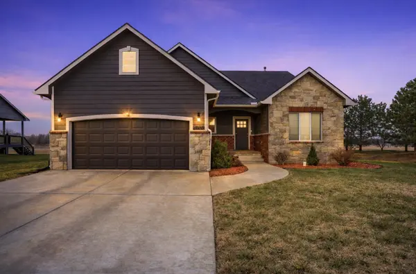 4702 N Emerald Ct, Maize, KS 67101