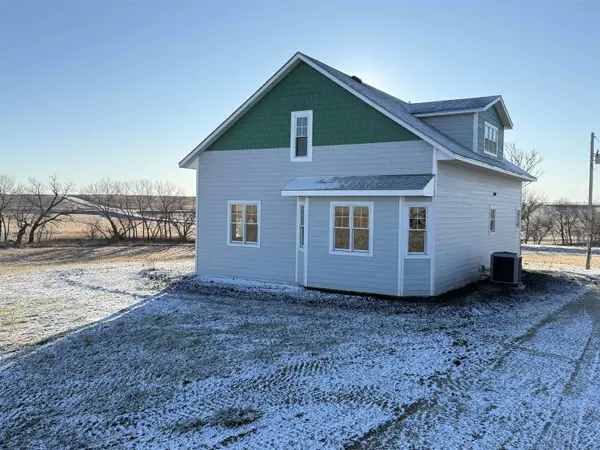 1675 O Rd, Glen Elder, KS 67446