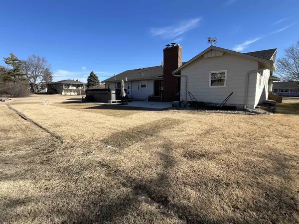 307 Willow Rd, Hillsboro, KS 67063