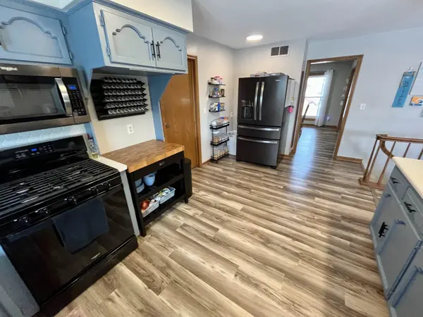 307 Willow Rd, Hillsboro, KS 67063