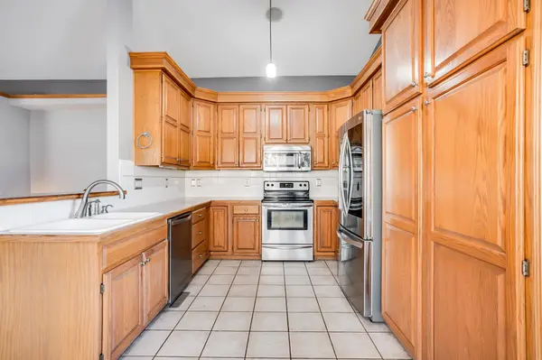 8811 W Britton Ct, Wichita, KS 67205