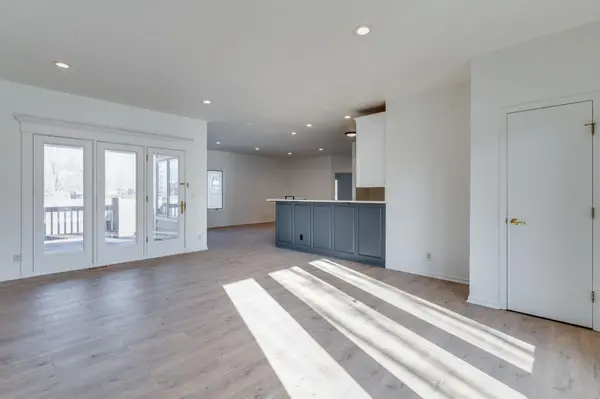 8229 E Oxford Ct, Wichita, KS 67226