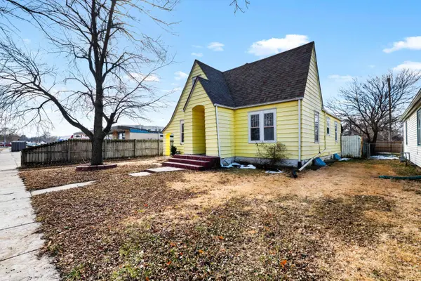 833 S Poplar St, Wichita, KS 67211