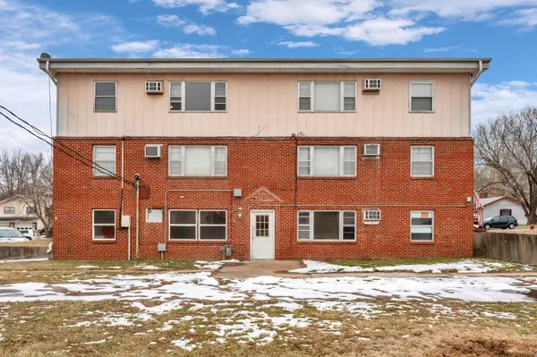 5206 SW 23rd St, Topeka, KS 66614