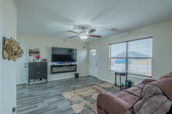 1115 Nautical Dr, Salina, KS 67401