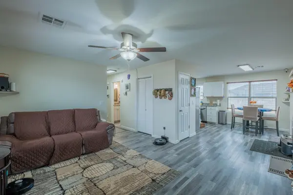 1115 Nautical Dr, Salina, KS 67401
