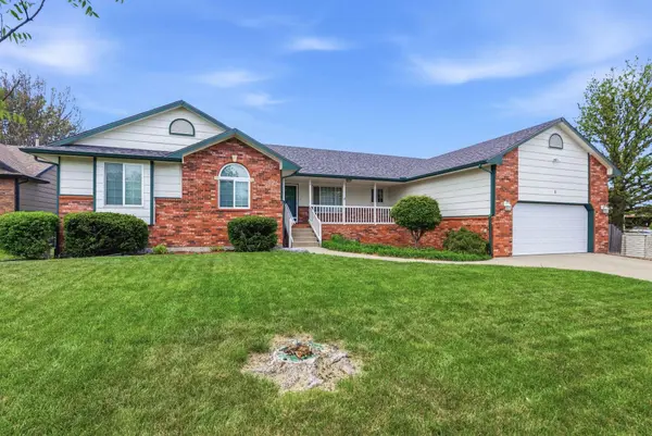 1 N Valley Oaks Ct., Valley Center, KS 67147