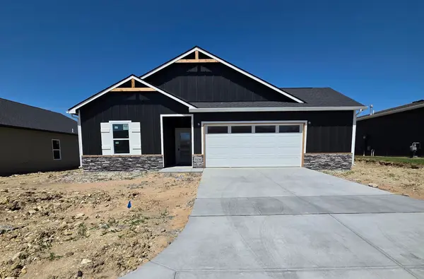 3136 E Highridge St, Park City, KS 67219