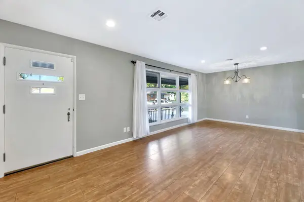 804 Columbus, Newton, KS 67114