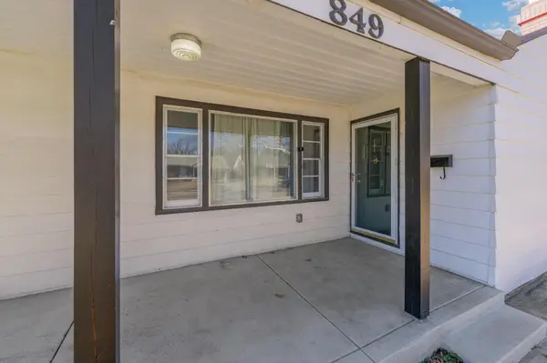 849 Lexington Rd, Wichita, KS 67218