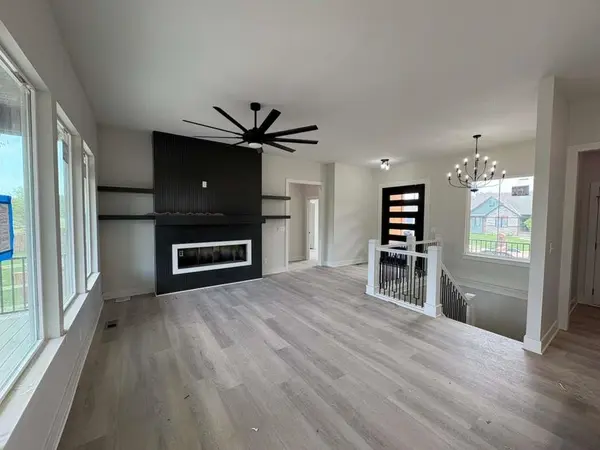 3014 E Sunflower Dr, Derby, KS 67037