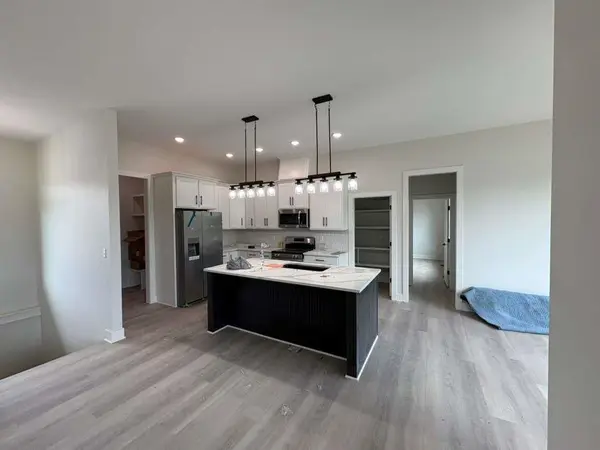 3014 E Sunflower Dr, Derby, KS 67037