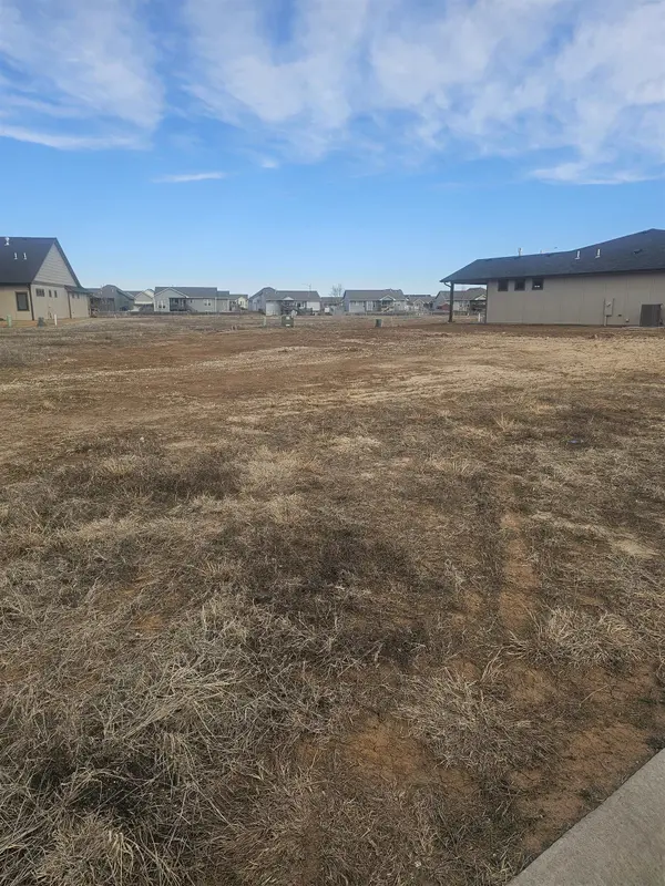 1606 S Dove Place, Goddard, KS 67052
