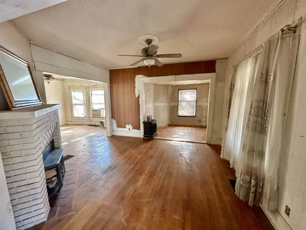 206 S Osage, Wichita, KS 67213