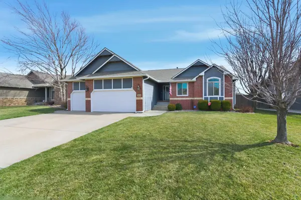 4114 N Parkdale Ct, Maize, KS 67101