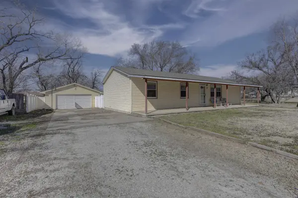 507 N College St,  Winfield,  KS 67156
