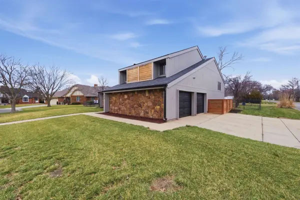 2459 N Plumthicket Ct, Wichita, KS 67226