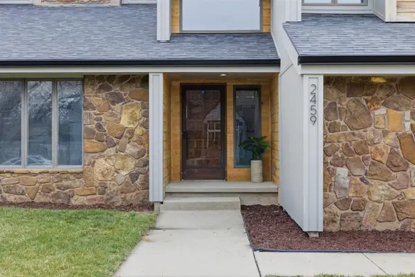 2459 N Plumthicket Ct, Wichita, KS 67226