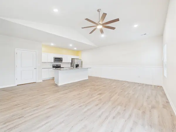 232 W Cherry Oaks St, Cheney, KS 67025