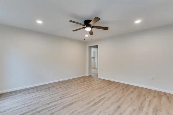 1517 S Greenwood Ave, Wichita, KS 67211