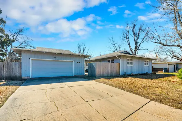 8121 E Lynwood St, Wichita, KS 67207-1116