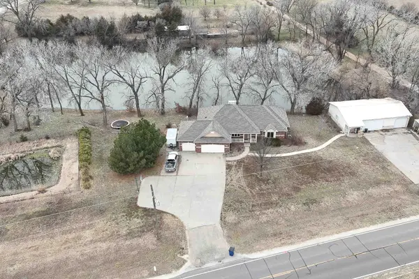 9969 N Meridian Ave, Valley Center, KS 67147