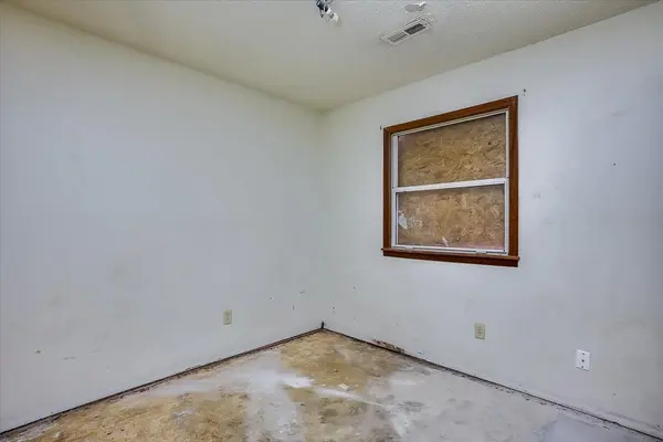 828 N Poplar, Wichita, KS 67214