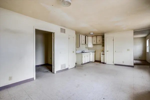 1516 E Del Mar, Wichita, KS 67216