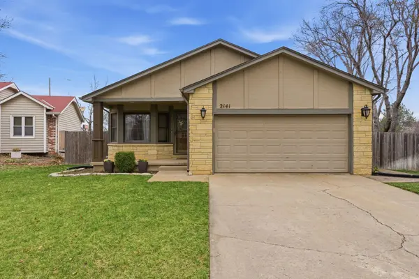 2141 N Parkridge Ct, Wichita, KS 67212
