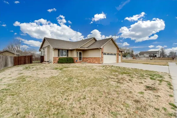 800 S Sunset Cir., Andover, KS 67002-7902