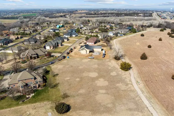 2541 Angus Ln, Salina, KS 67401