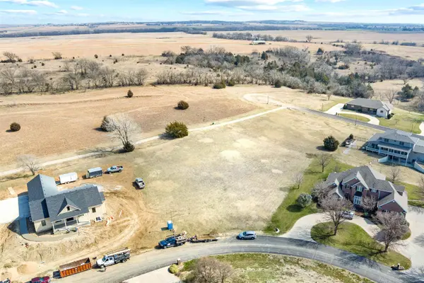 2541 Angus Ln,  Salina,  KS 67401