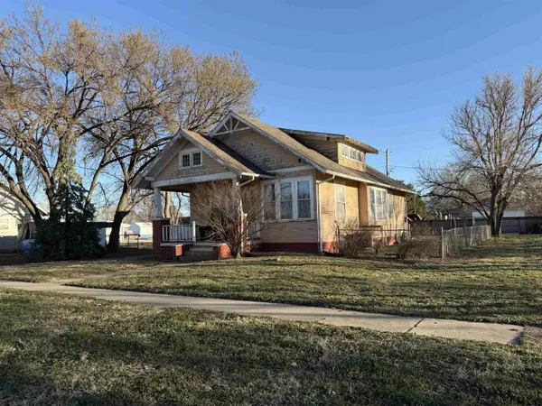133 E 2nd St, Assaria, KS 67416