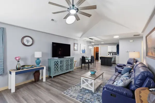 226 E 1st St, Douglass, KS 67039