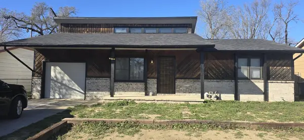 4932 W Briarwood Ave, Wichita, KS 67212