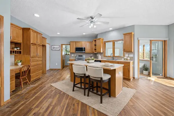 1002 N Cedar Downs Cir, Wichita, KS 67235-1955