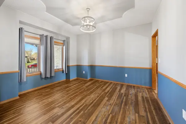 1002 N Cedar Downs Cir, Wichita, KS 67235-1955