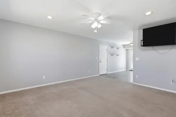 125 W Brazos Dr, Goddard, KS 67052