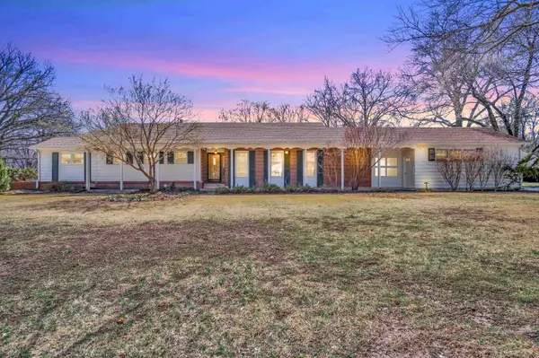 17 Circle Dr, Newton, KS 67114