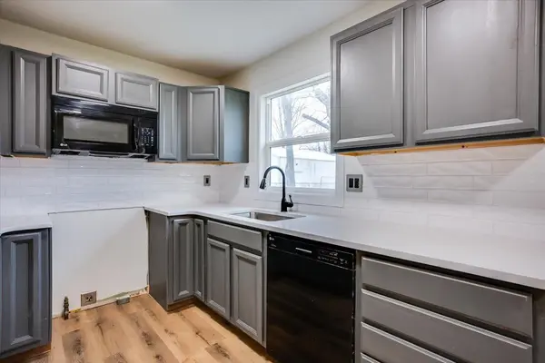 221 Western Ave, Haysville, KS 67060