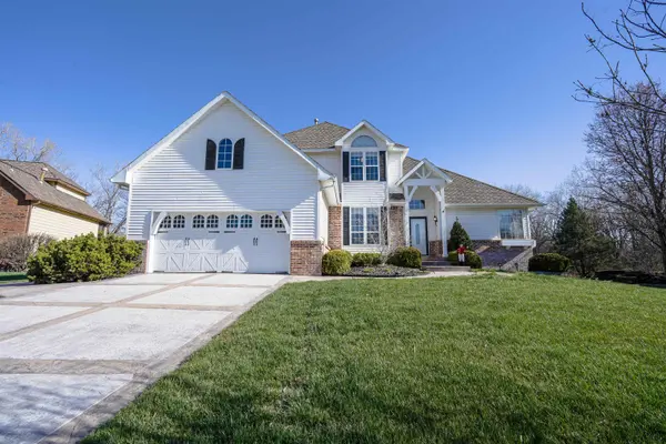 1639 N Woodridge Dr, Wichita, KS 67206