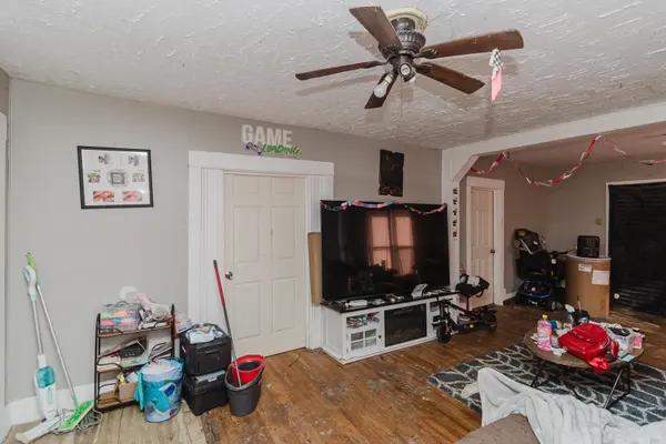 1410 E 6th, Hutchinson, KS 67501